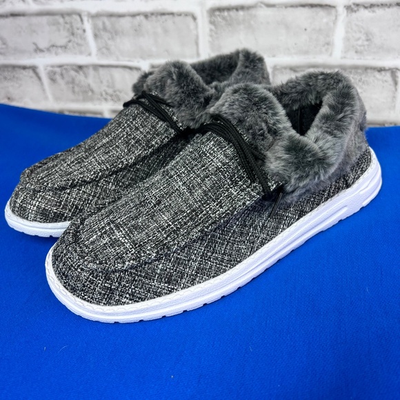NWT🤩 Hey Dude Style Women's Slip On Loafers Sizes 7, 8, 8.5 - Picture 2 of 8